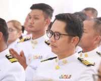 พระบาทสมเด็จพระเจ้าอยู่หัว ทรงพระกรุณาโปรดพระราชทานผ้าไตร น้ ... พารามิเตอร์รูปภาพ 51