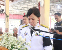 พระบาทสมเด็จพระเจ้าอยู่หัว ทรงพระกรุณาโปรดพระราชทานผ้าไตร น้ ... พารามิเตอร์รูปภาพ 56
