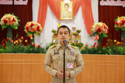 รองผู้ว่าฯ สุราษฎร์ธานี เป็นประธานพิธีมอบทุนการศึกษามูลนิธิค ... พารามิเตอร์รูปภาพ 1