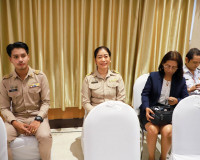รองผู้ว่าฯ สุราษฎร์ธานี เป็นประธานพิธีมอบทุนการศึกษามูลนิธิค ... พารามิเตอร์รูปภาพ 4