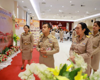 รองผู้ว่าฯ สุราษฎร์ธานี เป็นประธานพิธีมอบทุนการศึกษามูลนิธิค ... พารามิเตอร์รูปภาพ 27