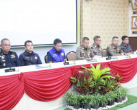 รอง ผบ.ตร. ลงพื้นที่สุราษฎร์ธานี ผนึกกำลังร่วมกรมการปกครองแล ... พารามิเตอร์รูปภาพ 19