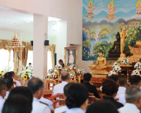 จังหวัดสุราษฎร์ธานี จัดพิธีบำเพ็ญกุศลและทำบุญตักบาตร ในวาระค ... พารามิเตอร์รูปภาพ 10