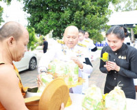 จังหวัดสุราษฎร์ธานี จัดพิธีบำเพ็ญกุศลและทำบุญตักบาตร ในวาระค ... พารามิเตอร์รูปภาพ 14