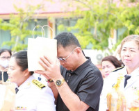 จังหวัดสุราษฎร์ธานี จัดพิธีบำเพ็ญกุศลและทำบุญตักบาตร ในวาระค ... พารามิเตอร์รูปภาพ 36