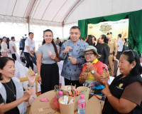 สุราษฎร์ธานี แถลงข่าวเตรียมจัดงานประเพณีชักพระ–ทอดผ้าป่าและแ ... พารามิเตอร์รูปภาพ 38
