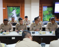 ผู้ว่าฯ สุราษฎร์ธานี ประชุมนายอำเภอ หัวหน้าส่วนราชการ และหัว ... พารามิเตอร์รูปภาพ 18
