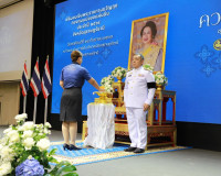 สุราษฎร์ธานีจัดพิธีมอบเงินพระราชทานขวัญถุงกองทุนแม่ของแผ่นดิ ... พารามิเตอร์รูปภาพ 38