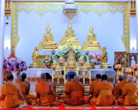 รองผู้ว่าราชการจังหวัดสุราษฎร์ธานี เป็นประธาน ในพิธีสวดพระพุ ... พารามิเตอร์รูปภาพ 4