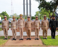 จังหวัดสุราษฎร์ธานี จัดกิจกรรมเคารพธงชาติ เนื่องใน "วันพระรา ... พารามิเตอร์รูปภาพ 33
