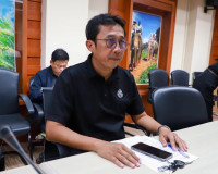 ผู้ว่าฯ สุราษฎร์ธานี ประชุมติดตามสถานการณ์บุคคลต่างด้าวประกอ ... พารามิเตอร์รูปภาพ 13