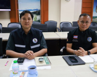 ผู้ว่าฯ สุราษฎร์ธานี ร่วมประชุมติดตามสถานการณ์และการให้ความช ... พารามิเตอร์รูปภาพ 3