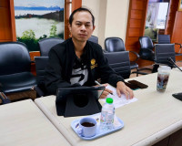 รองผู้ว่าฯ สุราษฎร์ธานี ร่วมประชุมติดตามสถานการณ์และการให้คว ... พารามิเตอร์รูปภาพ 10