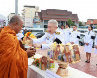 จังหวัดสุราษฎร์ธานีจัดพิธีทำบุญตักบาตรถวายพระราชกุศล เนื่องใ ... พารามิเตอร์รูปภาพ 20