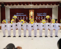 จังหวัดสุราษฎร์ธานีจัดพิธีวางพวงมาลา น้อมรำลึกในพระมหากรุณาธ ... พารามิเตอร์รูปภาพ 9