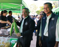 ผู้ว่าฯ สุราษฎร์ธานี เยี่ยมชมจุดจำหน่ายสินค้าโครงการ “ไทยช่ว ... พารามิเตอร์รูปภาพ 24