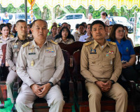 จังหวัดสุราษฎร์ธานี เชิญสิ่งของพระราชทาน มอบแก่ครอบครัวผู้ปร ... พารามิเตอร์รูปภาพ 4