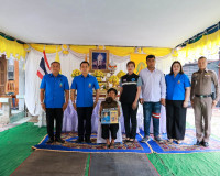จังหวัดสุราษฎร์ธานี เชิญสิ่งของพระราชทาน มอบแก่ครอบครัวผู้ปร ... พารามิเตอร์รูปภาพ 5