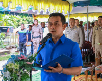 จังหวัดสุราษฎร์ธานี เชิญสิ่งของพระราชทาน มอบแก่ครอบครัวผู้ปร ... พารามิเตอร์รูปภาพ 19