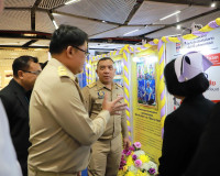 ผู้ว่าฯ สุราษฎร์ธานี เปิดกิจกรรมเฉลิมพระเกียรติพระบาทสมเด็จพ ... พารามิเตอร์รูปภาพ 9