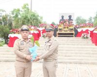 ผู้ว่าราชการจังหวัดสุราษฎร์ธานี เป็นประธานในกิจกรรมเทิดพระเก ... พารามิเตอร์รูปภาพ 7