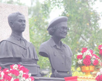 ผู้ว่าราชการจังหวัดสุราษฎร์ธานี เป็นประธานในกิจกรรมเทิดพระเก ... พารามิเตอร์รูปภาพ 13