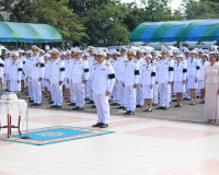 ข้าราชการและประชาชนจังหวัดสุราษฎร์ธานีพร้อมใจร่วมพิธีวางพวงม ... พารามิเตอร์รูปภาพ 3
