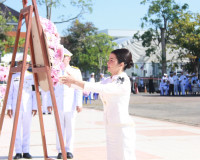 ข้าราชการและประชาชนจังหวัดสุราษฎร์ธานีพร้อมใจร่วมพิธีวางพวงม ... พารามิเตอร์รูปภาพ 13