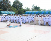 ข้าราชการและประชาชนจังหวัดสุราษฎร์ธานีพร้อมใจร่วมพิธีวางพวงม ... พารามิเตอร์รูปภาพ 15