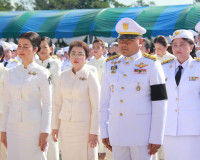 ข้าราชการและประชาชนจังหวัดสุราษฎร์ธานีพร้อมใจร่วมพิธีวางพวงม ... พารามิเตอร์รูปภาพ 18
