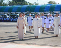 ข้าราชการและประชาชนจังหวัดสุราษฎร์ธานีพร้อมใจร่วมพิธีวางพวงม ... พารามิเตอร์รูปภาพ 21