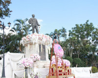 ข้าราชการและประชาชนจังหวัดสุราษฎร์ธานีพร้อมใจร่วมพิธีวางพวงม ... พารามิเตอร์รูปภาพ 23