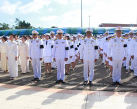 ข้าราชการและประชาชนจังหวัดสุราษฎร์ธานีพร้อมใจร่วมพิธีวางพวงม ... พารามิเตอร์รูปภาพ 27