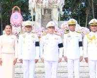 ข้าราชการและประชาชนจังหวัดสุราษฎร์ธานีพร้อมใจร่วมพิธีวางพวงม ... พารามิเตอร์รูปภาพ 34