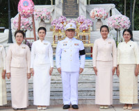 ข้าราชการและประชาชนจังหวัดสุราษฎร์ธานีพร้อมใจร่วมพิธีวางพวงม ... พารามิเตอร์รูปภาพ 36