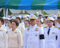 ข้าราชการและประชาชนจังหวัดสุราษฎร์ธานีพร้อมใจร่วมพิธีวางพวงม ... พารามิเตอร์รูปภาพ 40