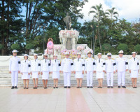 ข้าราชการและประชาชนจังหวัดสุราษฎร์ธานีพร้อมใจร่วมพิธีวางพวงม ... พารามิเตอร์รูปภาพ 44