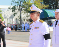 ข้าราชการและประชาชนจังหวัดสุราษฎร์ธานีพร้อมใจร่วมพิธีวางพวงม ... พารามิเตอร์รูปภาพ 48