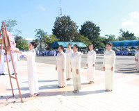 ข้าราชการและประชาชนจังหวัดสุราษฎร์ธานีพร้อมใจร่วมพิธีวางพวงม ... พารามิเตอร์รูปภาพ 51