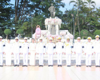 ข้าราชการและประชาชนจังหวัดสุราษฎร์ธานีพร้อมใจร่วมพิธีวางพวงม ... พารามิเตอร์รูปภาพ 54