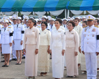 ข้าราชการและประชาชนจังหวัดสุราษฎร์ธานีพร้อมใจร่วมพิธีวางพวงม ... พารามิเตอร์รูปภาพ 56