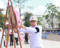 ข้าราชการและประชาชนจังหวัดสุราษฎร์ธานีพร้อมใจร่วมพิธีวางพวงม ... พารามิเตอร์รูปภาพ 60