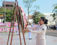 ข้าราชการและประชาชนจังหวัดสุราษฎร์ธานีพร้อมใจร่วมพิธีวางพวงม ... พารามิเตอร์รูปภาพ 63