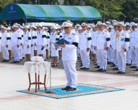 ข้าราชการและประชาชนจังหวัดสุราษฎร์ธานีพร้อมใจร่วมพิธีวางพวงม ... พารามิเตอร์รูปภาพ 65