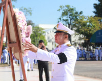 ข้าราชการและประชาชนจังหวัดสุราษฎร์ธานีพร้อมใจร่วมพิธีวางพวงม ... พารามิเตอร์รูปภาพ 77