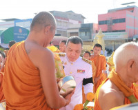 ผู้ว่าราชการจังหวัดสุราษฎร์ธานีนำพสกนิกรทุกหมู่เหล่า ประกอบพ ... พารามิเตอร์รูปภาพ 15