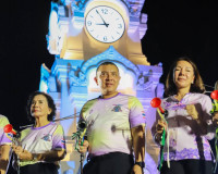 จังหวัดสุราษฎร์ธานีจัดกิจกรรม “วิ่งพรมน้ำมนต์ชมเรือพระ” ประจ ... พารามิเตอร์รูปภาพ 12