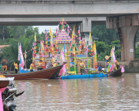 จังหวัดสุราษฎร์ธานีจัดพิธีเจริญพระพุทธมนต์สมโภชเรือพนมพระทาง ... พารามิเตอร์รูปภาพ 25
