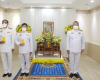 จังหวัดสุราษฎร์ธานีจัดพิธีรับมอบปฏิทินหลวงพุทธศักราช 2565 พร ... พารามิเตอร์รูปภาพ 11