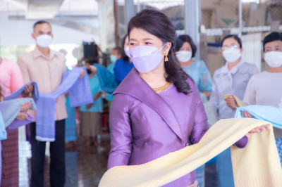 จังหวัดสุราษฎร์ธานี “สืบสาน อนุรักษ์ศิลป์ผ้าถิ่นไทย ดำรงไว้ใ ... พารามิเตอร์รูปภาพ 1